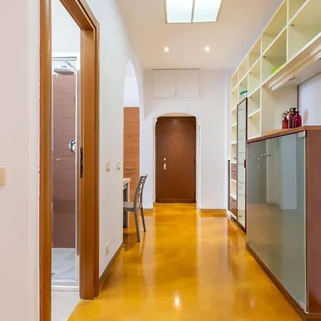 Abruzzi 2 Bedroom * Milánó